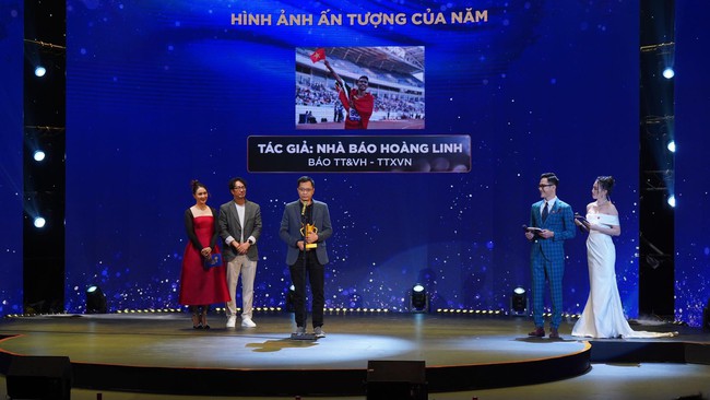 Cúp Chiến thắng, Cúp Chiến thắng 2022, kình ngư Huy Hoàng, VĐV Đông Timor cầm cờ Việt Nam