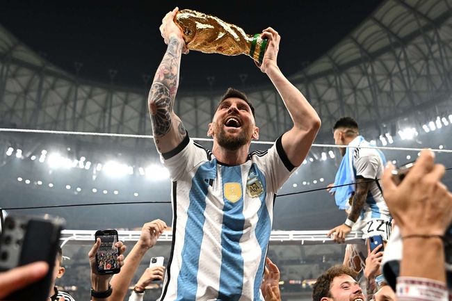 Lionel Messi vô địch thế giới: Ngọn lửa với cội nguồn - Ảnh 1.