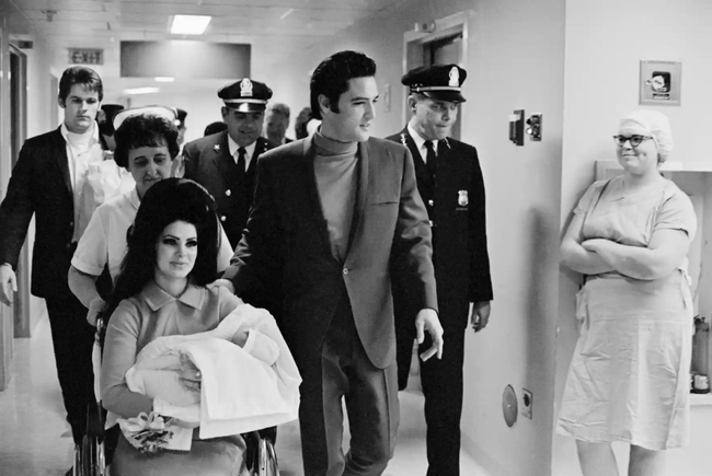 Nhìn lại những thăng trầm của con gái Elvis Presley trong 54 năm qua - Ảnh 1.