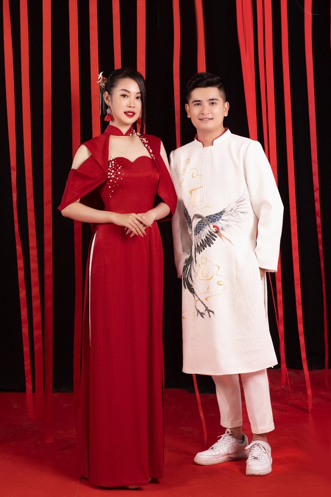 Á hậu Thu Hằng khoe nhan sắc rạng rỡ khi diện áo dài Tết của NTK Nguyễn Minh Long - Ảnh 4.
