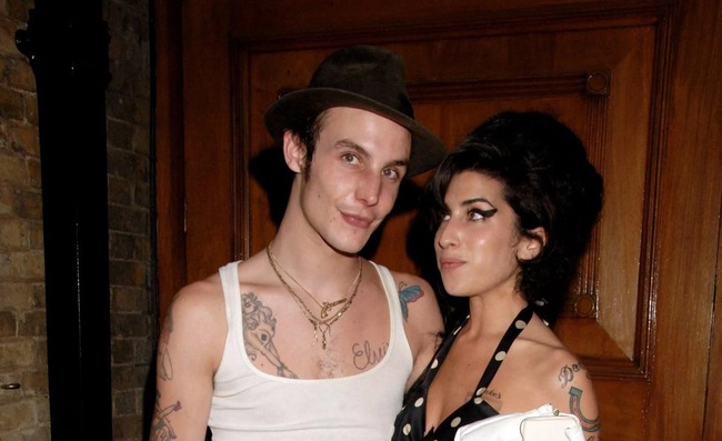 Ca khúc 'Back to Black': Lời tiên tri buồn về Amy Winehouse - Ảnh 1.