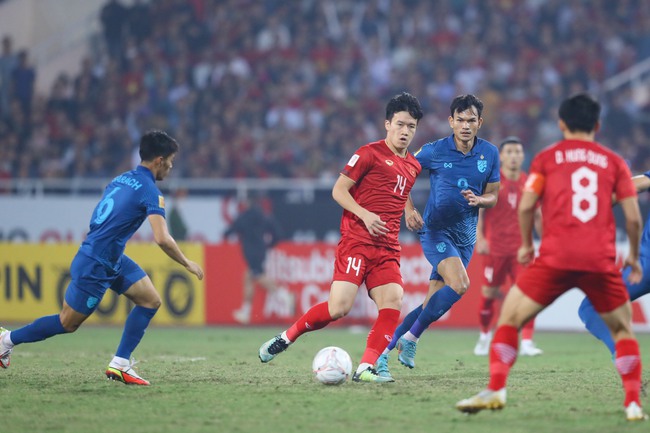 Việt Nam hòa Thái Lan 2-2 ở chung kết lượt đi AFF Cup. Ảnh: Hoàng Linh