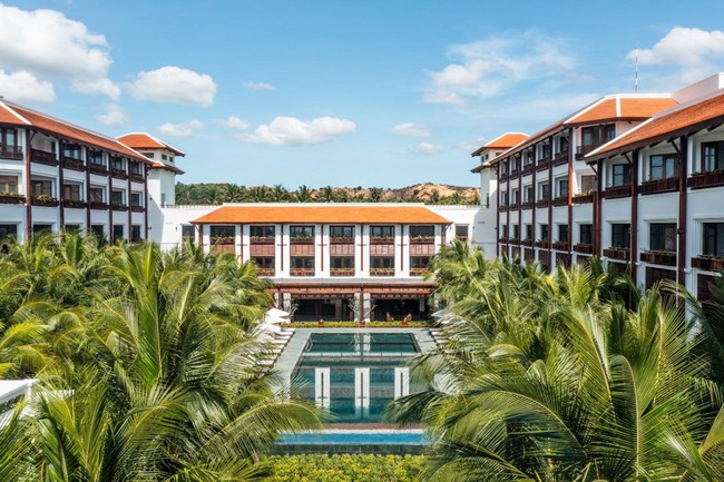 Khách sạn Mũi Né được CNN bình chọn vào top nên đặt phòng năm 2023: Thiết kế theo nhà Pháp ở Hà Nội, tô điểm văn hoá dân tộc Chăm - Ảnh 2.