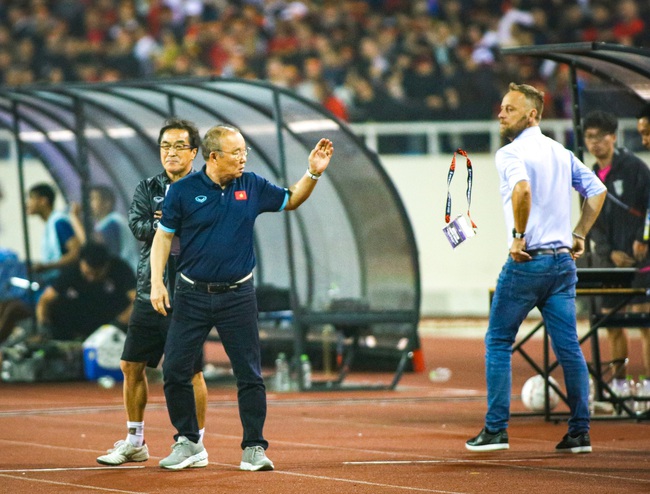 Tiến Linh tiếc nuối khi bỏ lỡ cú đúp vào lưới Thái Lan, Tuấn Hải vẫn 'kém duyên' với AFF Cup - Ảnh 8.