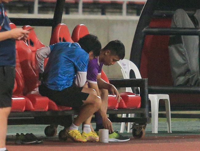 Trung vệ Bùi Tiến Dũng chấn thương nhiều khả năng lỡ trận chung kết Thái Lan đấu Việt Nam - Ảnh 5.