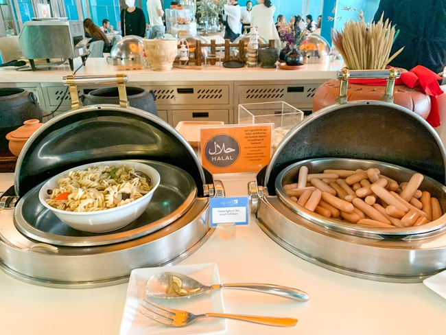 Buffet sáng của đội tuyển Việt Nam kém đa dạng  - Ảnh 4.