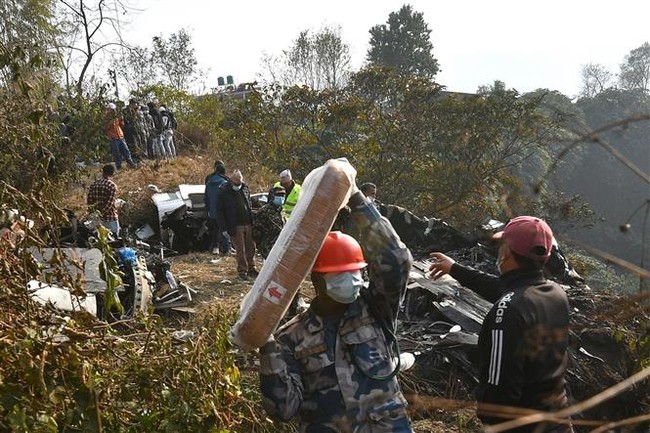 Vụ rơi máy bay tại Nepal: Toàn bộ 72 người trên máy bay thiệt mạng - Ảnh 1.