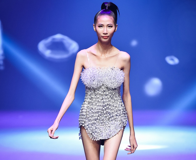 Nữ người mẫu từng bị chê 'gầy trơ xương' ở 'Vietnam's next top model': Thoát xác 'cò hương', mở quán nước lề đường - Ảnh 2.