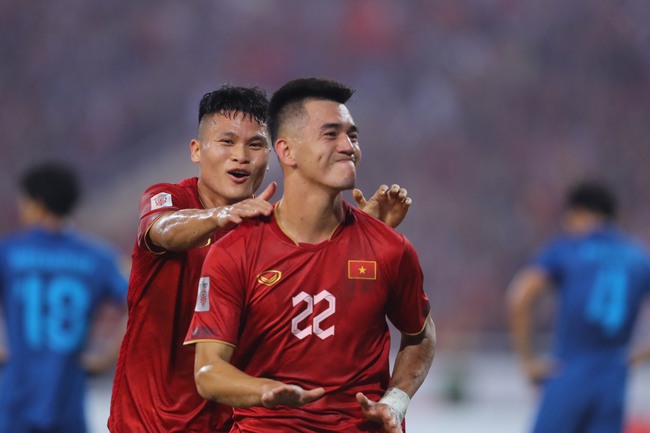Tiến Linh và Bunmathan được vinh danh sau trận chung kết lượt về AFF Cup 2022 - Ảnh 2.