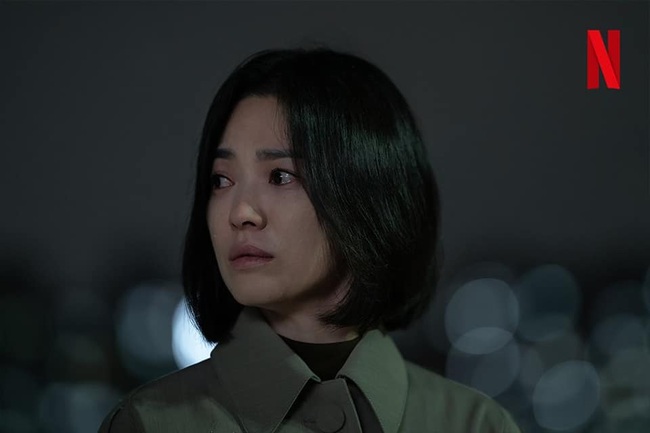 Loạt ảnh tĩnh 'The glory' phần 2: Song Hye Kyo rơi lệ, phản diện mù màu te tua - Ảnh 9.