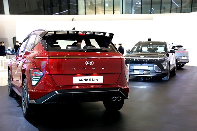 Chi tiết Hyundai Kona 2024 ngoài đời thực: Giá quy đổi từ 470 triệu đồng, khó chê thiết kế, có trang bị như xe sang - Ảnh 6.
