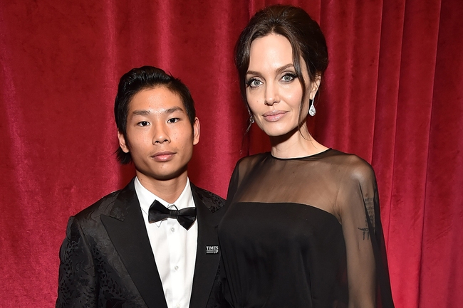 Con nuôi gốc Việt của Angelina Jolie Pax Thiên trở thành nghệ sĩ - Ảnh 1.