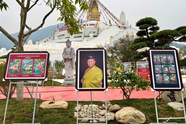 Triển lãm ảnh 'Pháp Vũ Rồng Thiêng' tại Đại Bảo Tháp Mandala Tây Thiên ngày đầu năm mới - Ảnh 2.