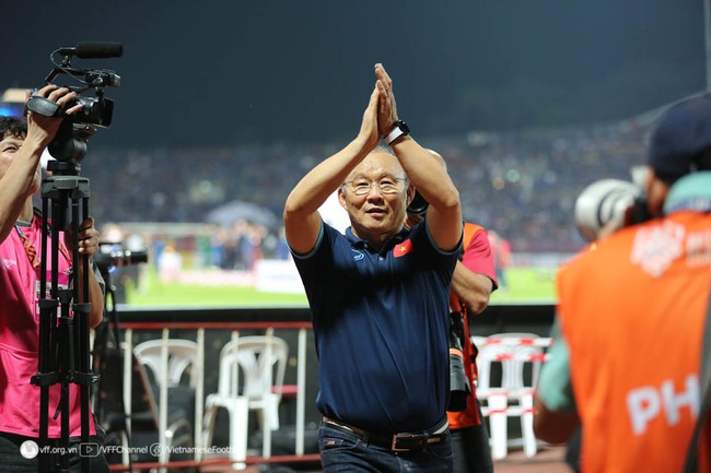 HLV Park Hang Seo phủ nhận tin thay ông Shin dẫn dắt tuyển Indonesia - Ảnh 1.