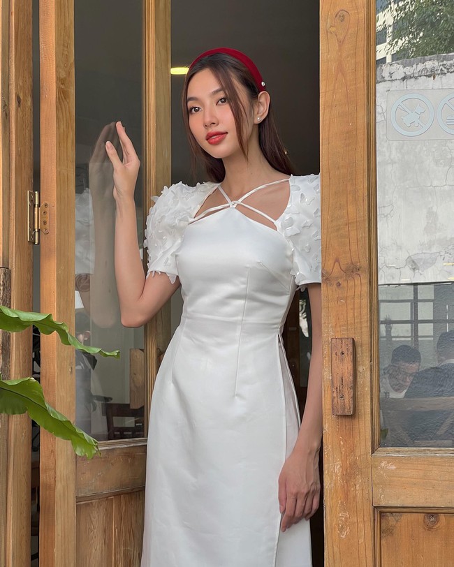 Mê mệt loạt áo dài Tết của Hoa hậu Thủy Tiên: toàn đồ local brand quen mặt, thiết kế điệu đà cứ diện là xinh - Ảnh 3.