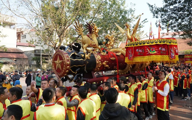 Bắc Ninh: Tưng bừng Lễ hội rước pháo Đồng Kỵ - Ảnh 3.