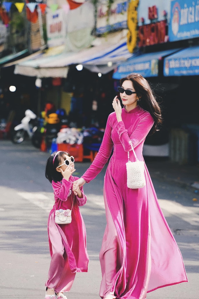 Hoa hậu Đặng Thu Thảo đưa nhóc tỳ hào môn đi du lịch, ái nữ gây ấn tượng vì 1 chi tiết đặc biệt  - Ảnh 4.
