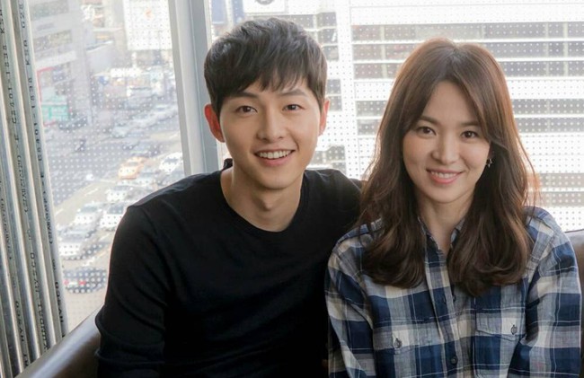 Sau 5 tháng ly hôn với Song Hye Kyo, Song Joong Ki gặp Katy - Ảnh 2.