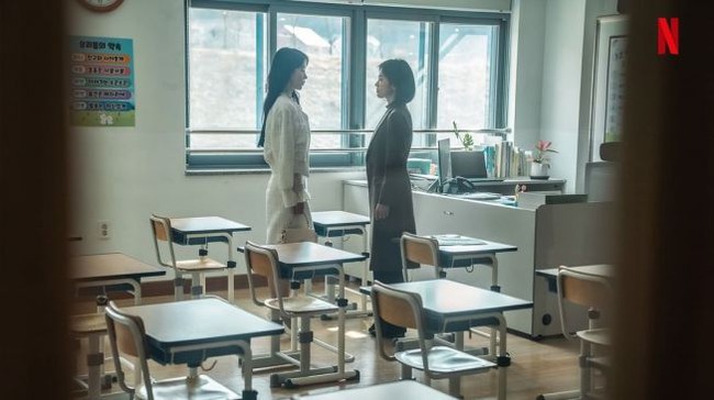 'The Glory' Lim Ji Yeon nói về cảnh tát nhau với Song Hye Kyo: Mặt chúng tôi sưng vù. Đó là cảnh khó quên - Ảnh 6.
