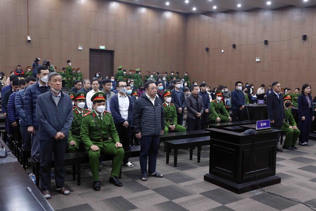 Xét xử vụ AIC: Tổng Giám đốc AIC Nguyễn Thị Thanh Nhàn bị tuyên phạt 30 năm tù - Ảnh 3.