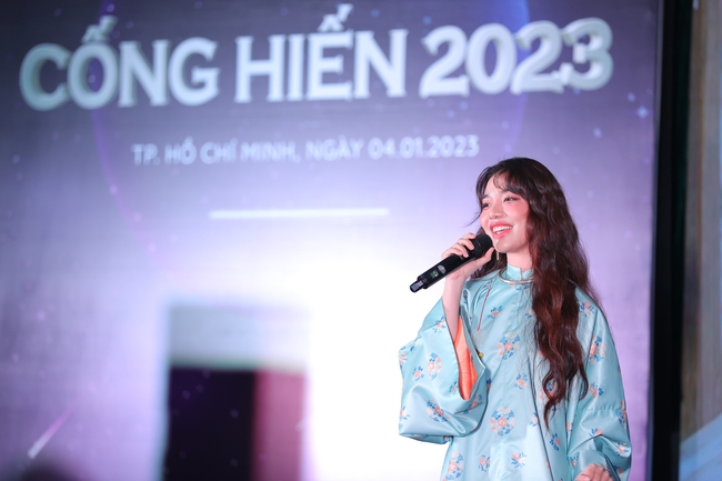 Ca sĩ Hoàng Duyên: 'Tôi hạnh phúc khi được có mặt tại Lễ Khởi động Giải thưởng Cống hiến 2023' - Ảnh 1.