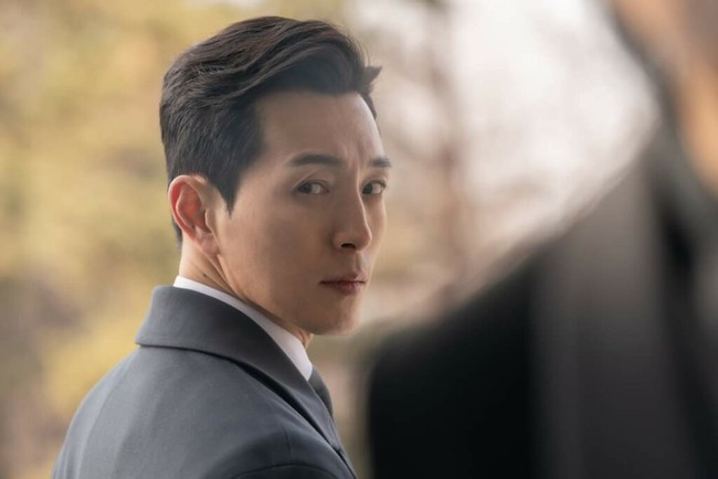 Màn tương tác giữa Jung Sung Il và Song Hye Kyo trong 'The Glory' khiến khán giả mê mẩn - Ảnh 1.