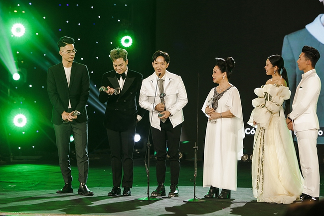 Làn sóng xanh 2022: Hoàng Thùy Linh, Trúc Nhân, MONO bội thu giải thưởng - Ảnh 3.