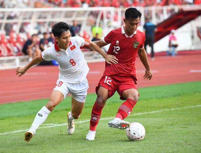 Tuyển Việt Nam thi đấu dưới áp lực cực lớn đến từ hàng chục nghìn CĐV Indonesia - Ảnh 6.