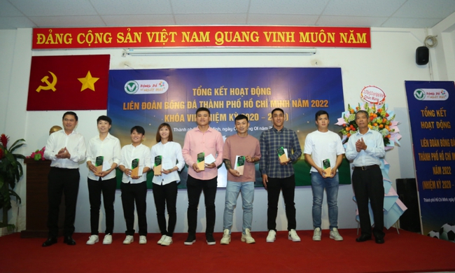 Bóng đá TP.HCM khép lại năm 2022 nhiều thành tựu - Ảnh 1.