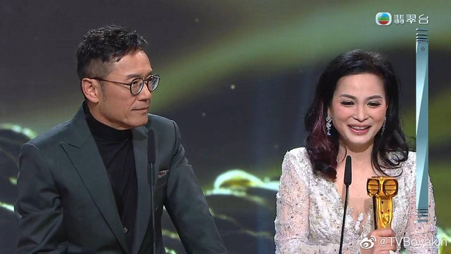 Sốc với kết quả giải thưởng TVB 2022: 'Tra nam bỏ vợ' lên ngôi vương, loạt sao hạng A trở lại kéo rating - Ảnh 6.