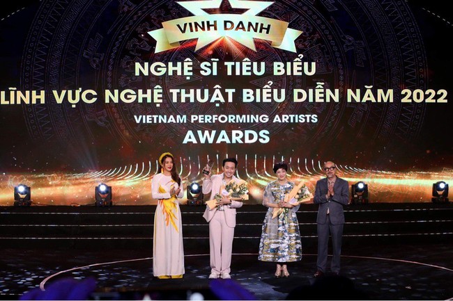 Trấn Thành đạt giải Diễn viên điện ảnh năm 2022: ‘Mong khán giả yêu thương điện ảnh Việt Nam’ - Ảnh 6.