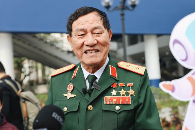 Gặp gỡ Trung tướng Phạm Tuân - người Việt Nam đầu tiên bay vào vũ trụ : Giấc mơ &quot;chạm đến bầu trời&quot; không có gì là viển vông cả! - Ảnh 6.