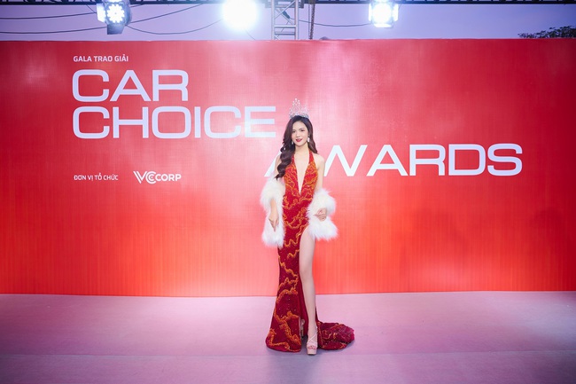 Hoa hậu Lương Kỳ Duyên cực xinh đẹp tại Gala Car Choice Awards 2022 - Ảnh 2.