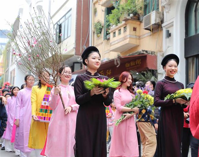 'Tết Việt – Tết Phố 2023' tại Phố cổ Hà Nội tái hiện lại nhiều nghi lễ Tết cổ truyền - Ảnh 4.