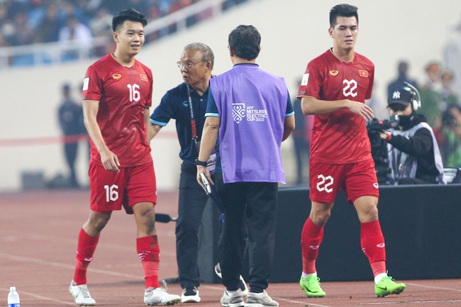 HLV Park Hang-seo vỡ òa cảm xúc với bàn thắng thứ 2 của Tiến Linh trước Indonesia - Ảnh 7.