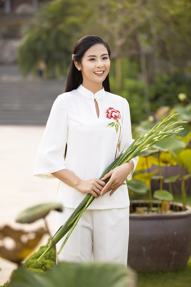 Hoa hậu Ngọc Hân gợi ý chọn pháp phục đi lễ chùa dịp Tết - Ảnh 5.