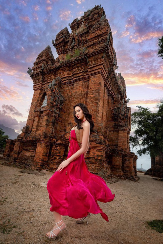 Hoa hậu Bích Hạnh chia sẻ lý do 'ở ẩn' sau khi đăng quang Mrs World Vietnam 2022 - Ảnh 5.