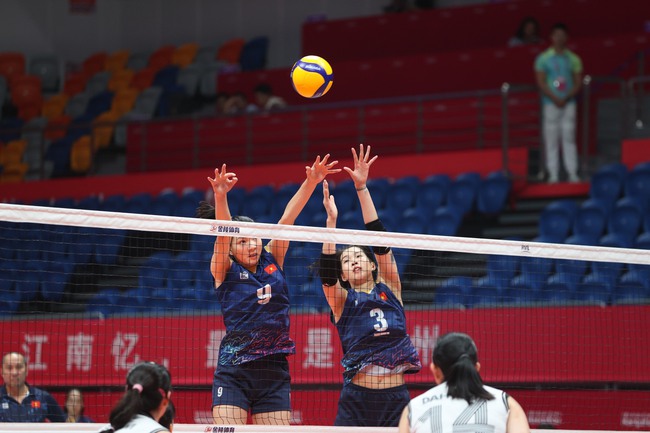 Trực tiếp bóng chuyền nữ Việt Nam vs Hàn Quốc: Việt Nam rất cố gắng, nhưng thua set đầu - Ảnh 2.