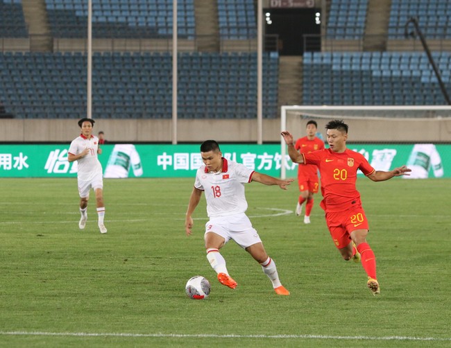 VTV5 VTV6 trực tiếp bóng đá Việt Nam vs Trung Quốc: Vẫn chưa có bàn thắng - Ảnh 8.