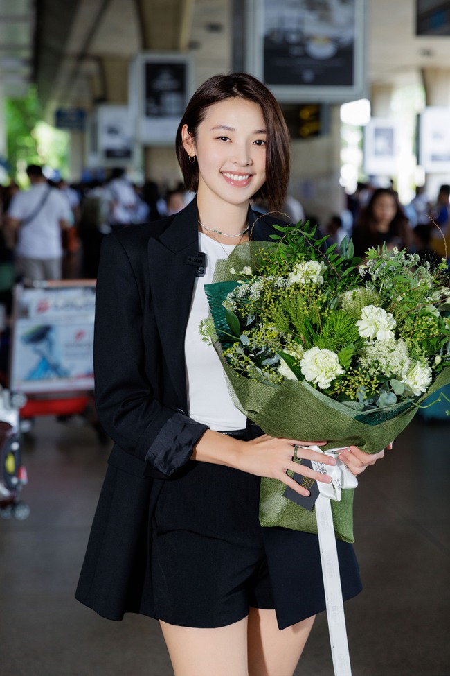 Dàn Hoa hậu Miss Earth 2022 rạng rỡ đến Việt Nam - Ảnh 1.
