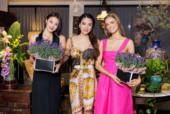 Dàn Hoa hậu Miss Earth 2022 rạng rỡ đến Việt Nam - Ảnh 5.