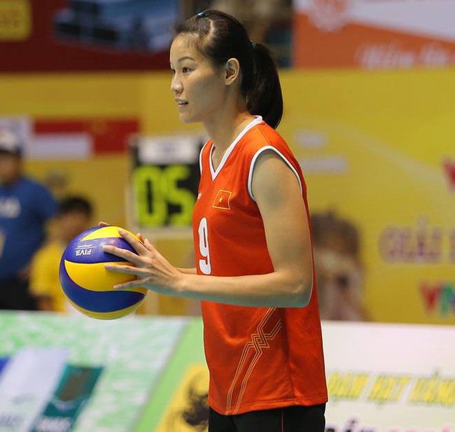 Huyền thoại Ngọc Hoa sắp trở lại với bóng chuyền ở tuổi 36. Cô sẽ trở lại với vai trò HLV ở đội nữ trẻ của VTV Bình Điền Long An
