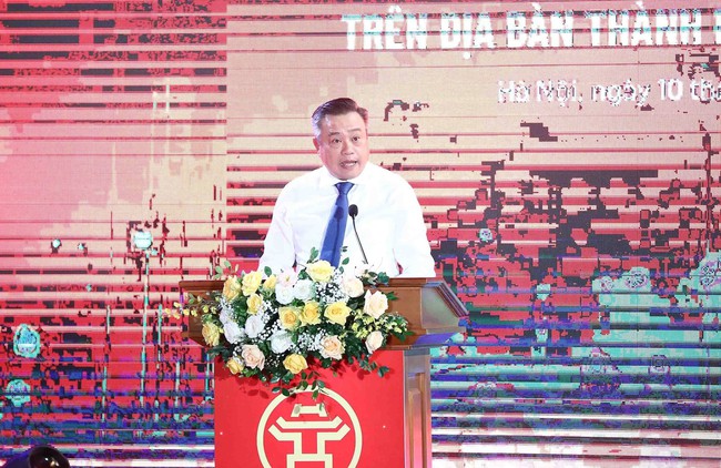 Hà Nội vinh danh 96 Thủ khoa tốt nghiệp xuất sắc năm 2023 - Ảnh 5.