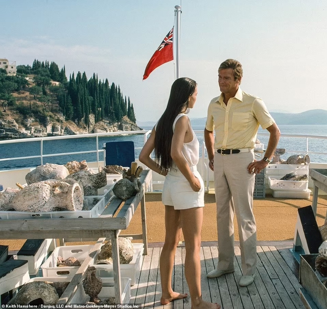 Những địa điểm đẹp mê hồn trong loạt phim James Bond hơn 60 năm qua - Ảnh 4.