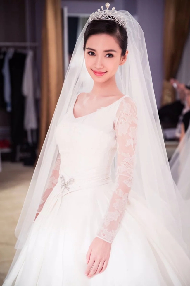 Mỹ nhân châu Á cùng diện váy cưới Dior: Song Hye Kyo và Angelababy đứt gánh, Kimmy Kimberley thì sao? - Ảnh 2.
