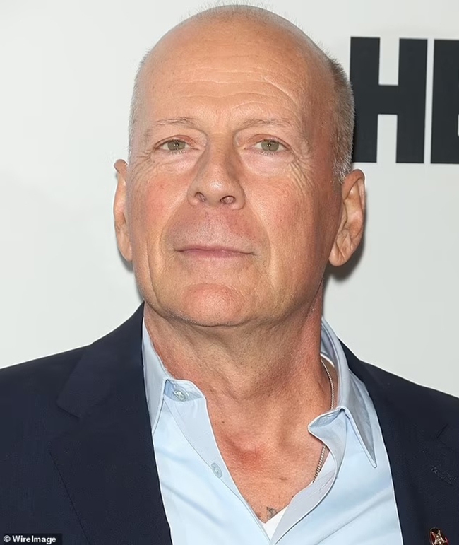 Bruce Willis đang mất đi 'niềm vui sống' và 'kỹ năng ngôn ngữ' - Ảnh 1.