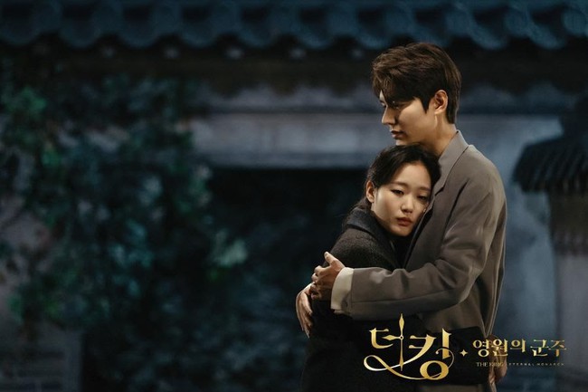 Rộ tin cặp sao phim ‘Quân vương bất diệt’ Lee Min Ho và Kim Go Eun đã đính hôn - Ảnh 1.