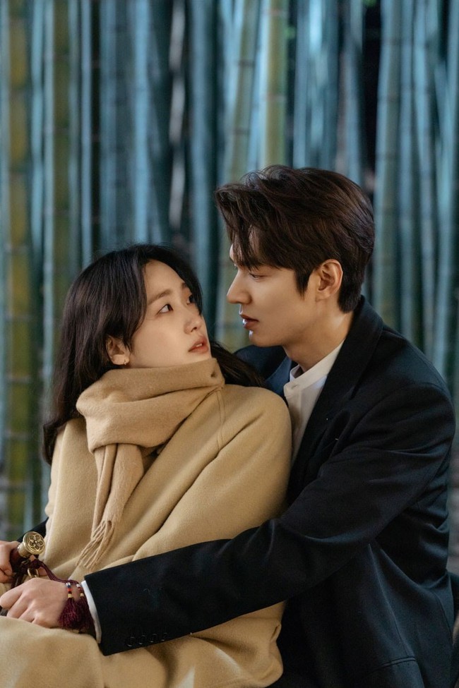 Rộ tin cặp sao phim ‘Quân vương bất diệt’ Lee Min Ho và Kim Go Eun đã đính hôn - Ảnh 3.