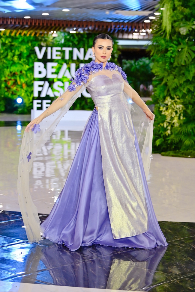 BST 'Trầm hương lạc nhạn' tại Vietnam Beauty Fashion Fest 6: Kết hợp truyền thống và hiện đại - Ảnh 8.
