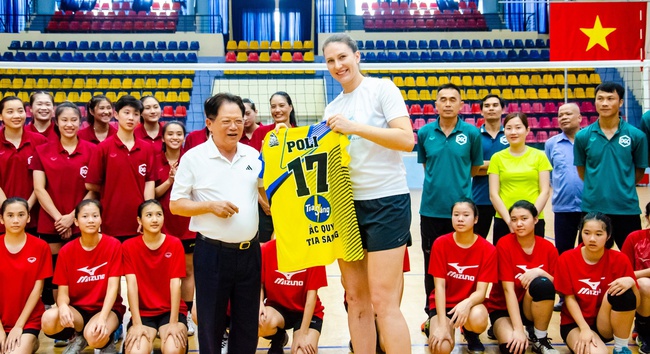 Hiện tượng đặc biệt lần đầu tiên xuất hiện trong lịch sử bóng chuyền nữ Việt Nam, khiến người hâm mộ 'rần rần' - Ảnh 2.